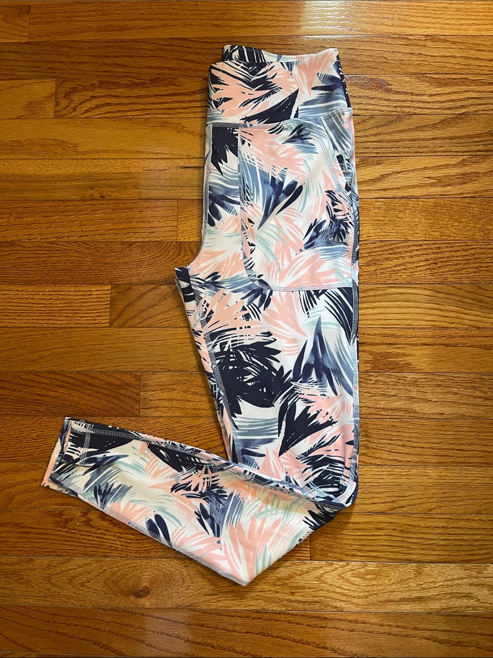 Ocean + Coast High-Rise Tropical Print Leggings in Blush, Blue & White Sz S